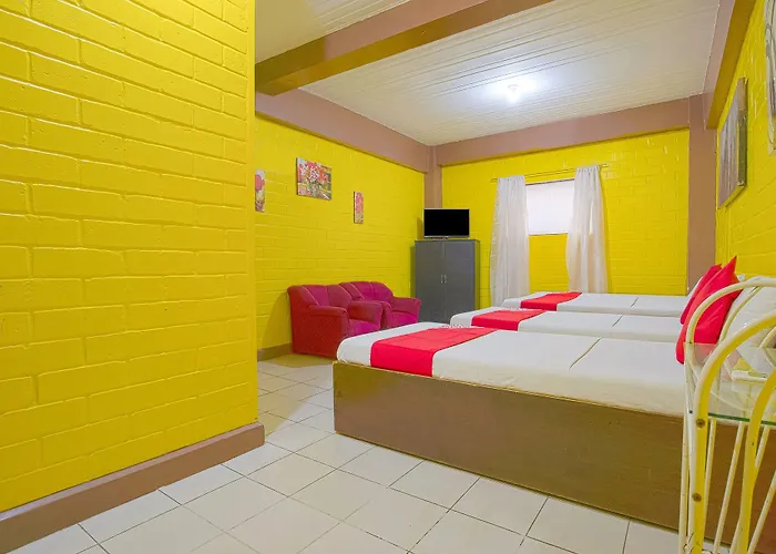 Reddoorz At La Maria And Tourist 3*
