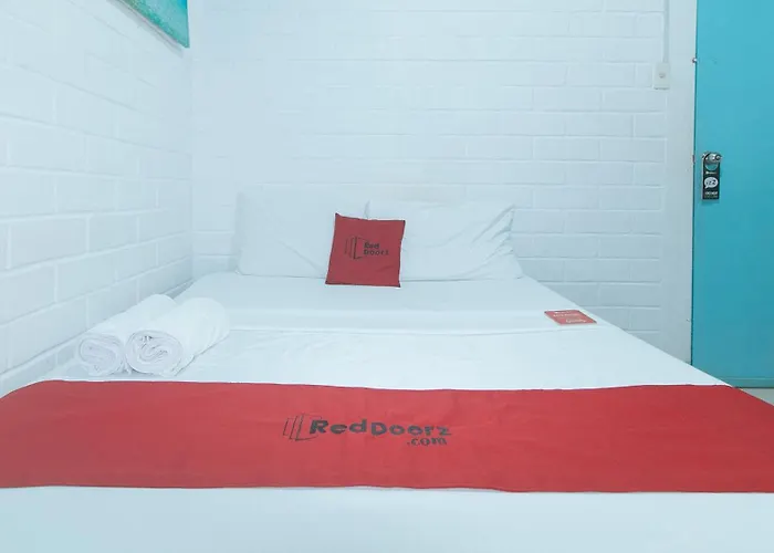 Reddoorz At La Maria And Tourist 3*
