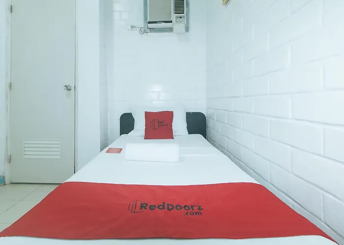 Reddoorz At La Maria And Tourist ホテル 3*
