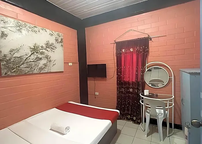 Reddoorz At La Maria And Tourist 3* Cebu